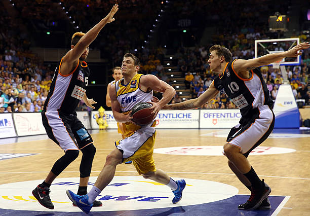 敏锐的门前 敏锐的门前