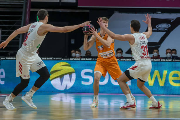 关键客场胜 关键客场胜